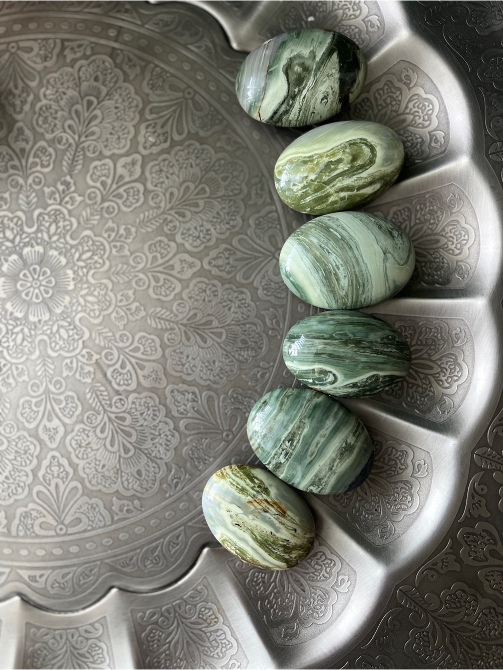 Serpentine Palm Stone - Picture 3 of 3